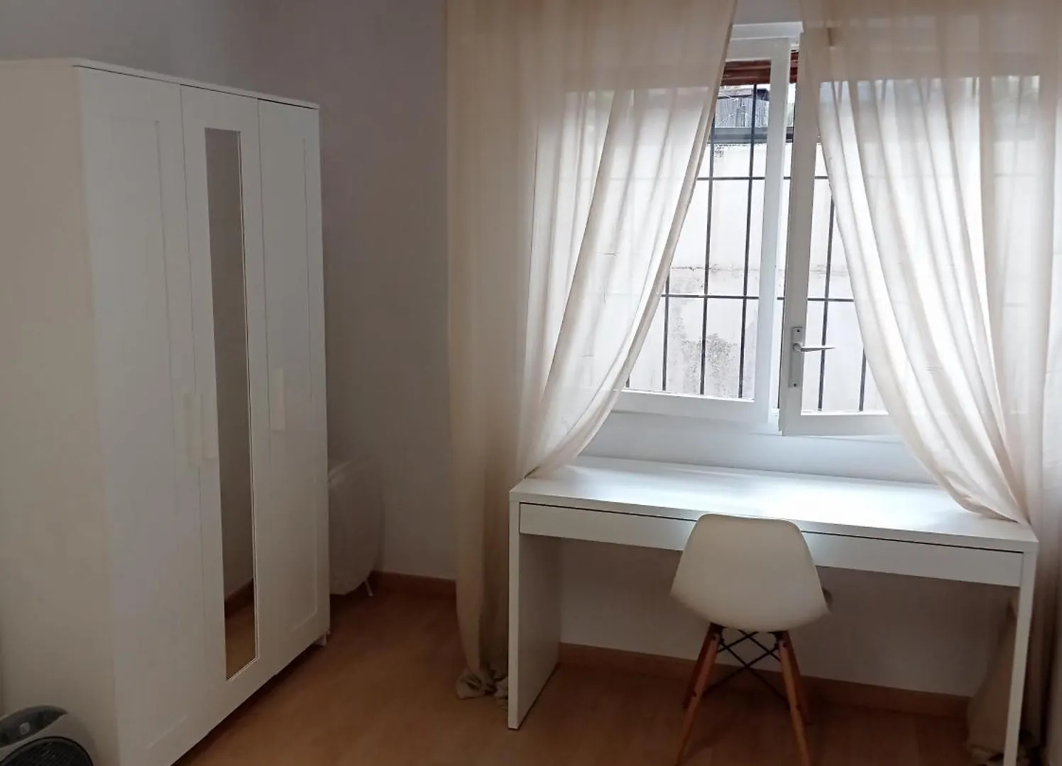 Hostel Sunny Central Double Bed Room Metro L5 - L1 Barcelona