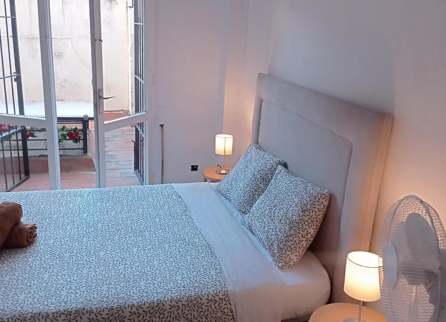 Sunny Central Double Bed Room Metro L5 - L1 Barcelona Španělsko